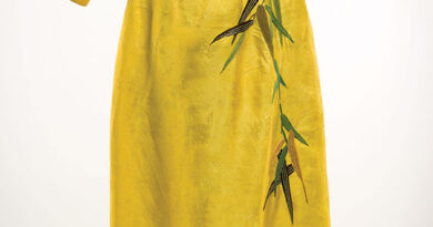 Maker unknown, áo dài, c. 1963, patterned silk damask with cotton/rayon embroidery thread. Courtesy of Mr. Olindo Matteo Borsoi, Mrs. Ngô Đình Lệ Quyên’s widower. At Iris and B. Gerald Cantor Art Gallery.